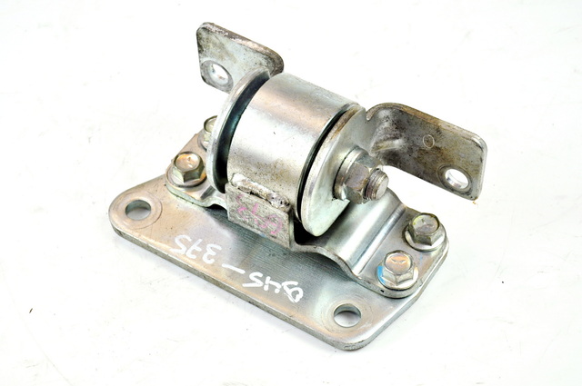 TOYOTA Подушка крепления коробки передач