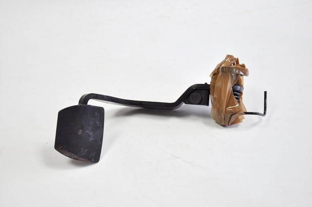 TOYOTA Педаль тормоза