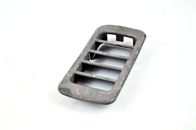 TOYOTA Воздухозаборник задней стойки