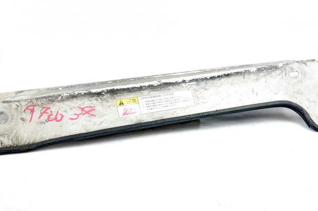 UNICARRIERS Крышка радиаторного отсека