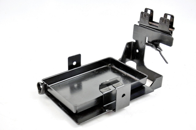 UNICARRIERS Панель крепления АКБ