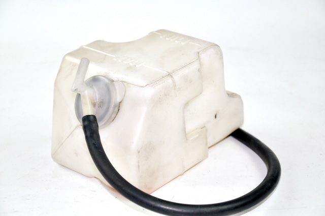 UNICARRIERS Расширительный бачок