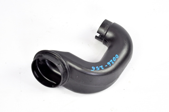 KOMATSU Впускной патрубок воздушного фильтра