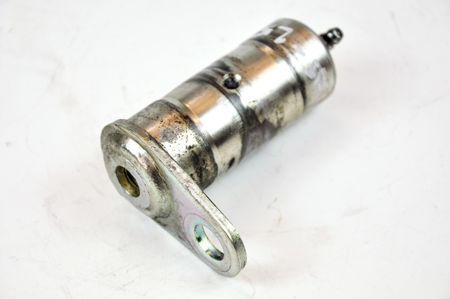 TOYOTA Передний палец крепления цилиндра наклона